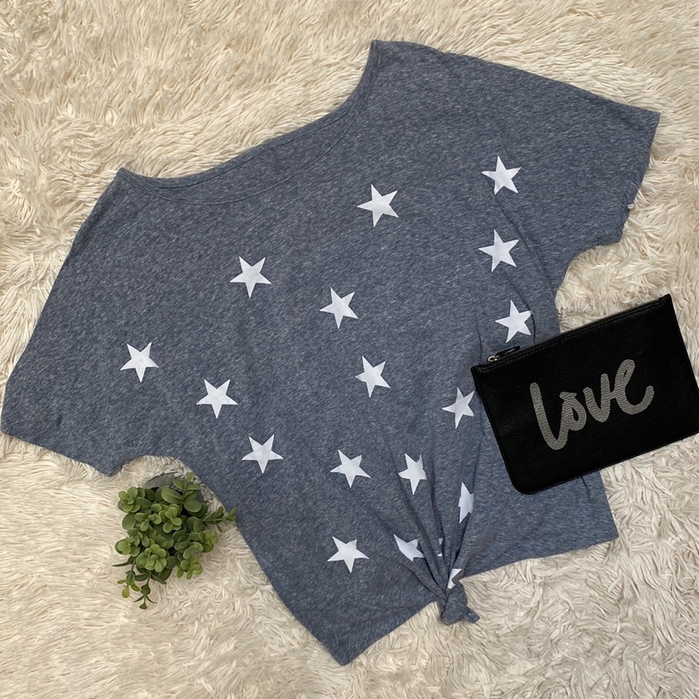 🎉HP🎉 Boutique Star Hi Lo Tie Top 💗 Heathered Blue & White